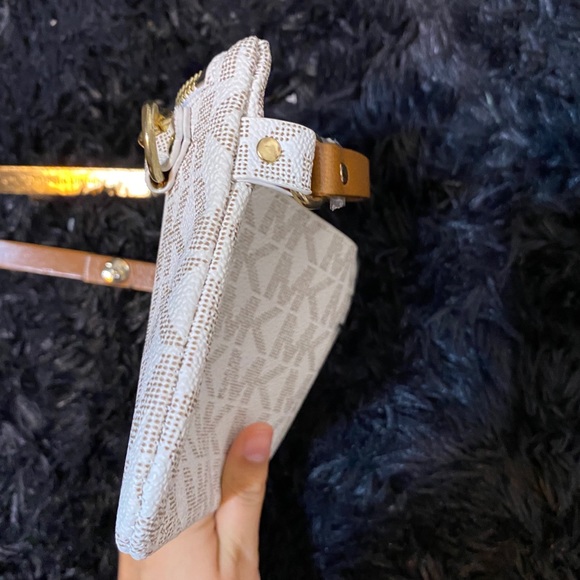 Michael Kors Fanny Pack - Picture 3 of 7